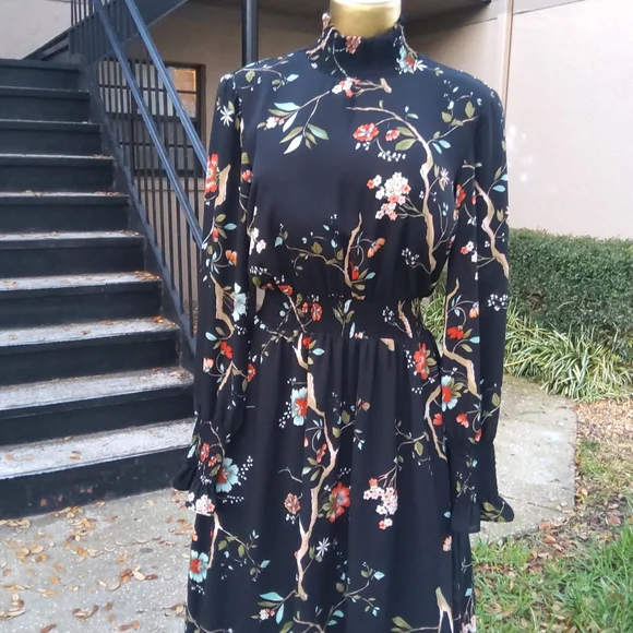 Nanette Lepore floral print dress SIZE 4 - Picture 3 of 6